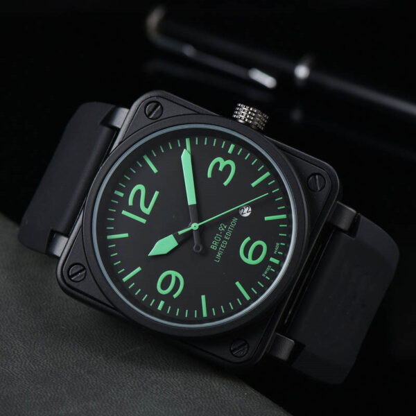 o1cn01tpmteg1y5flycv5wa 2215123073007 0 cib.jpg